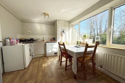 2 bedroom flat for sale, Banister Park