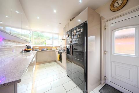 4 bedroom semi-detached house for sale, Sandhill Oval, Leeds, West Yorkshire