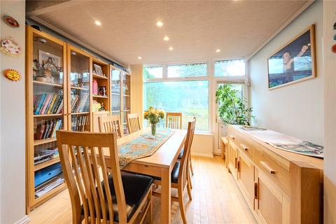 4 bedroom semi-detached house for sale, Sandhill Oval, Leeds, West Yorkshire