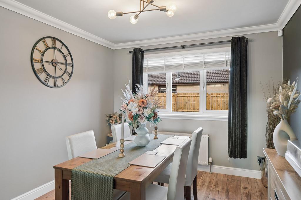 Lounge/ Dining Area
