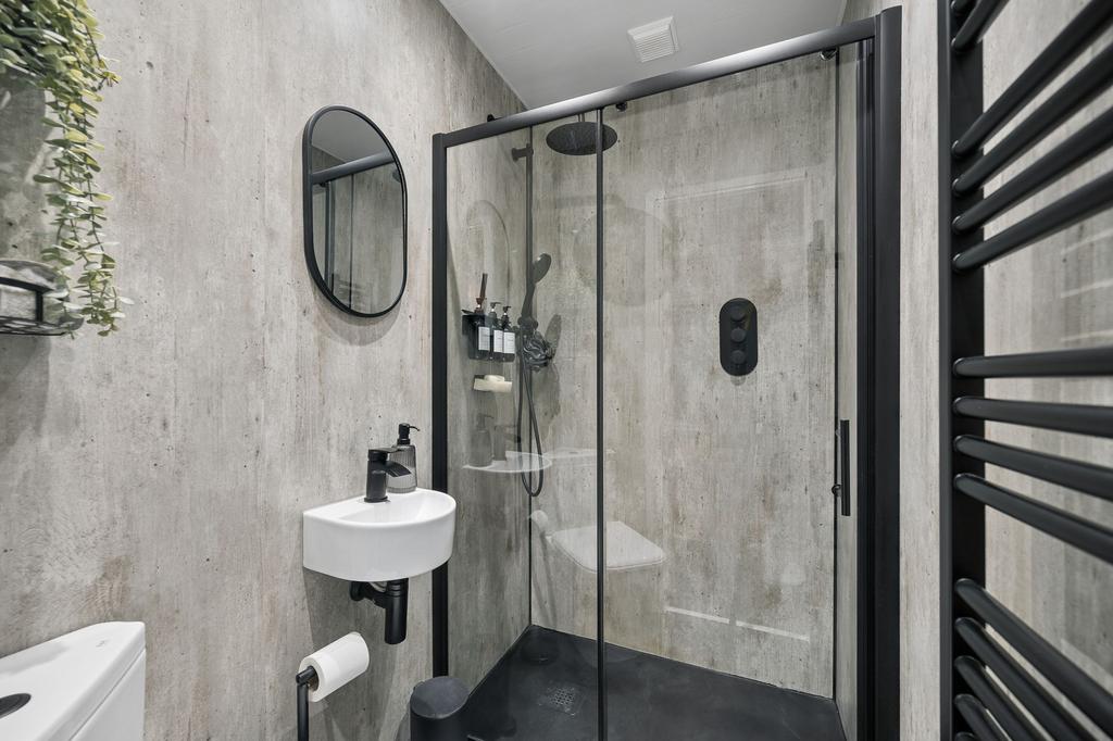 Bedroom One En-Suite