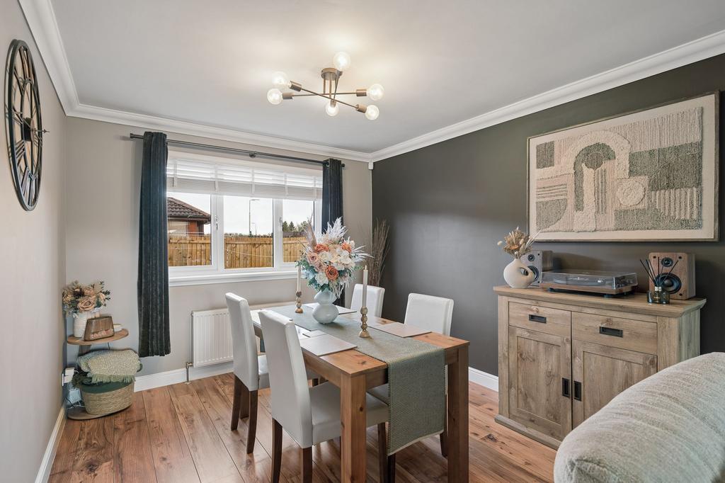 Lounge/ Dining Area
