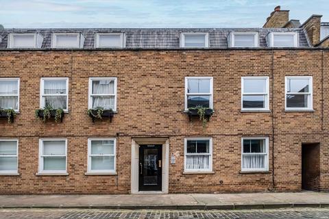 Weymouth Mews, London, W1G