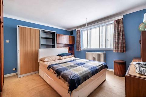 2 bedroom flat for sale, Weymouth Mews, London, W1G
