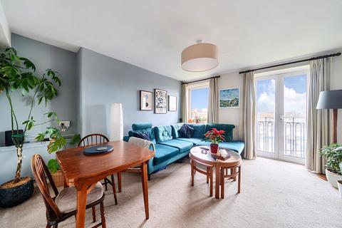 3 bedroom apartment for sale, Armfield Crescent, Mitcham CR4