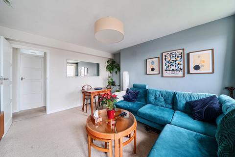 3 bedroom apartment for sale, Armfield Crescent, Mitcham CR4
