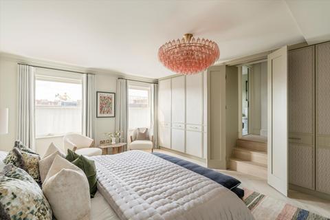 4 bedroom flat to rent, Pembridge Gardens, London, W2