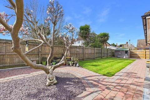 3 bedroom bungalow for sale, Baldric Road, Kent CT20
