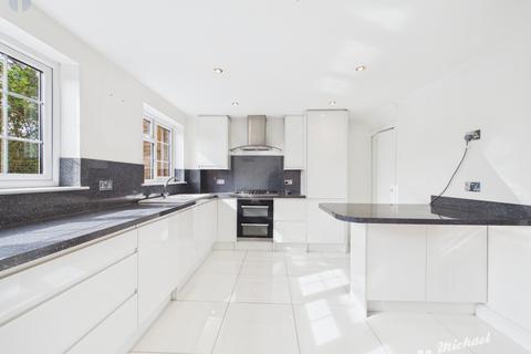 undefined, Leighton Buzzard LU7