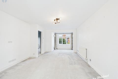 undefined, Leighton Buzzard LU7