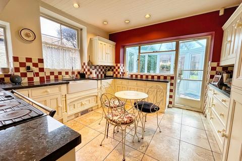 5 bedroom terraced house for sale, The Shield, 49 Eastgate, Cowbridge, The Vale of Glamorgan CF71 7EL
