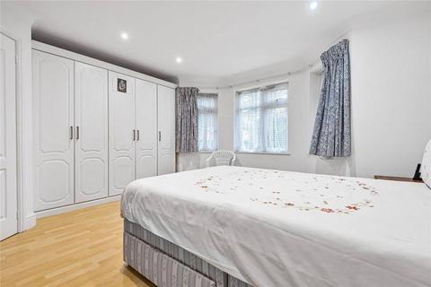 2 bedroom flat for sale, Forge Lane, Northwood, HA6