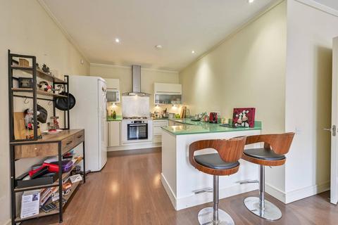 3 bedroom flat for sale, Upper Richmond Road, Putney, London, SW15