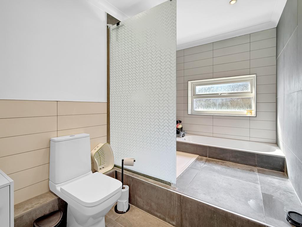 Four-Piece Family Bathroom