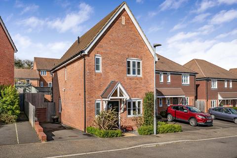 3 bedroom detached house for sale, Heighes Drive, Alton, Hampshire