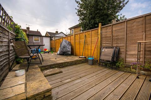 2 bedroom terraced house to rent, Keens Road, Croydon, CR0