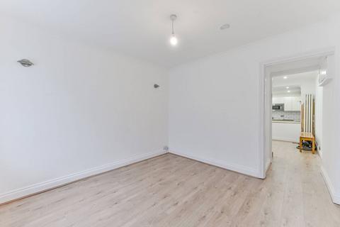 2 bedroom terraced house to rent, Keens Road, Croydon, CR0