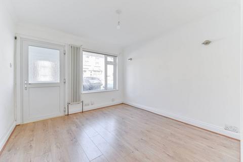 2 bedroom terraced house to rent, Keens Road, Croydon, CR0