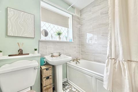 3 bedroom terraced house for sale, Garden Village, Micklefield