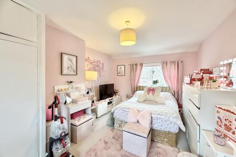 3 bedroom terraced house for sale, Garden Village, Micklefield