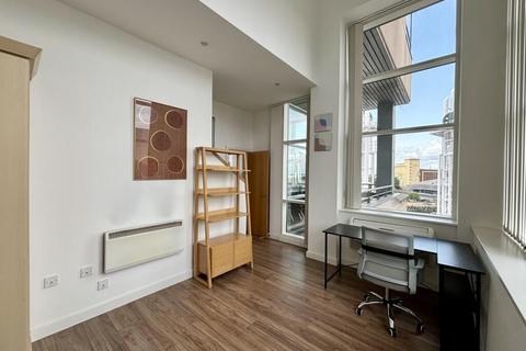 2 bedroom apartment to rent, The Quays, Salford Quays, Salford, M50