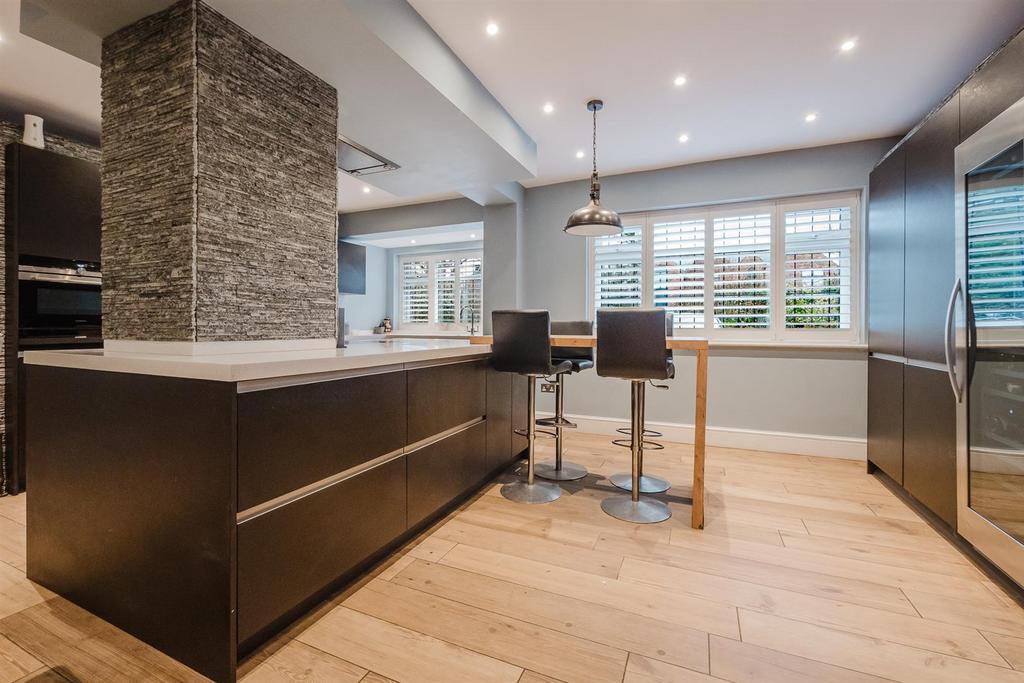 Live In Dining Kitchen