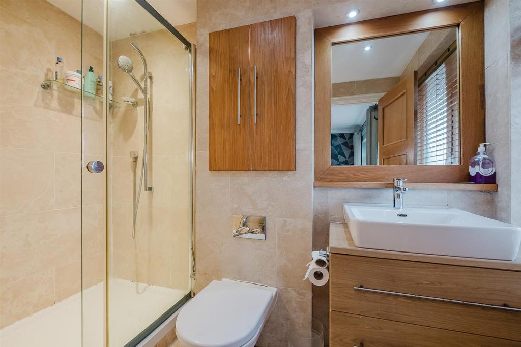 Bed 2 En Suite