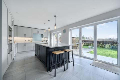 4 bedroom house for sale, Greenacres Drive, Winchester, SO21