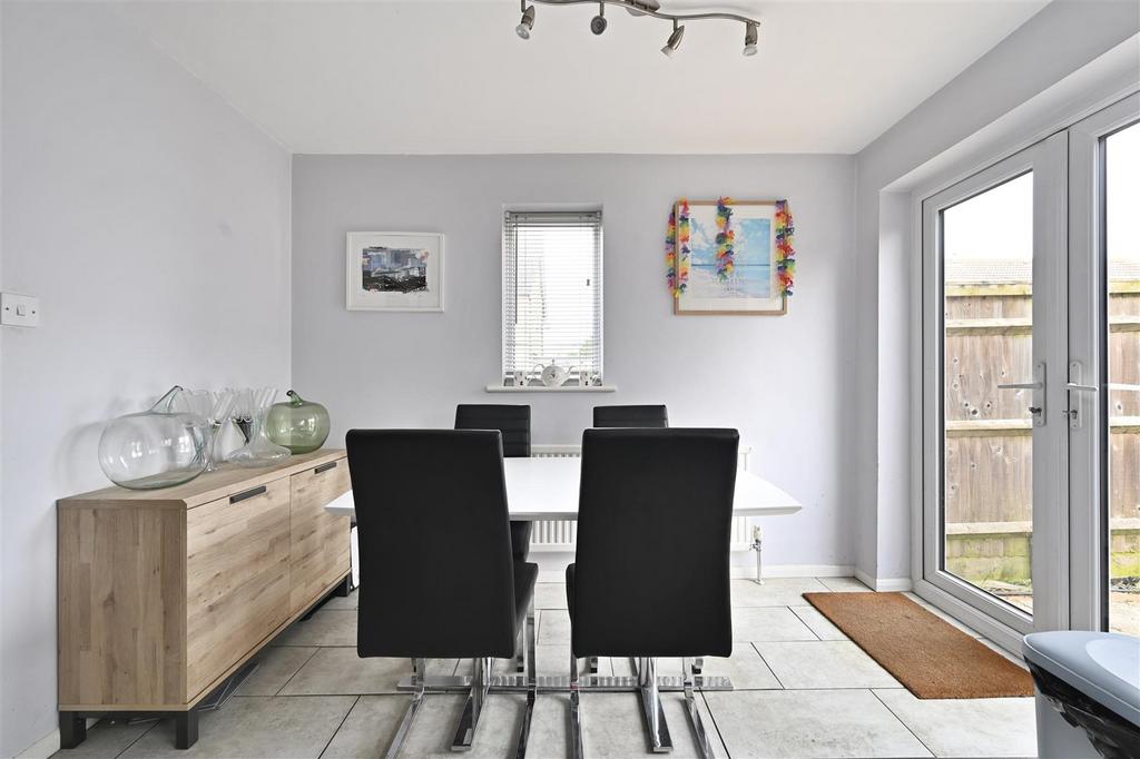 50-Ashdown-Road-tn401sf (10).jpg