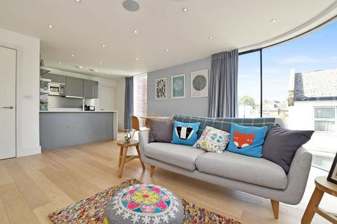 2 bedroom flat for sale, Regent Street, London, NW10