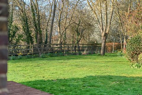 undefined, Richings Place, Iver, SL0