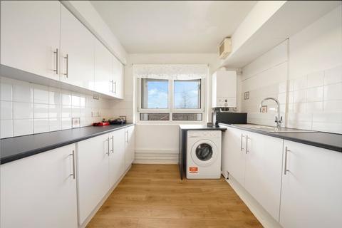 3 bedroom apartment to rent, Priory Court, Walthamstow, E17