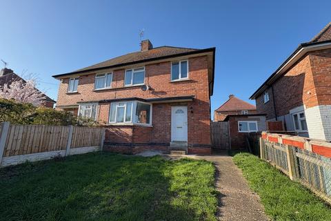 3 bedroom semi-detached house to rent, Lathkill Avenue, Ilkeston, DE7