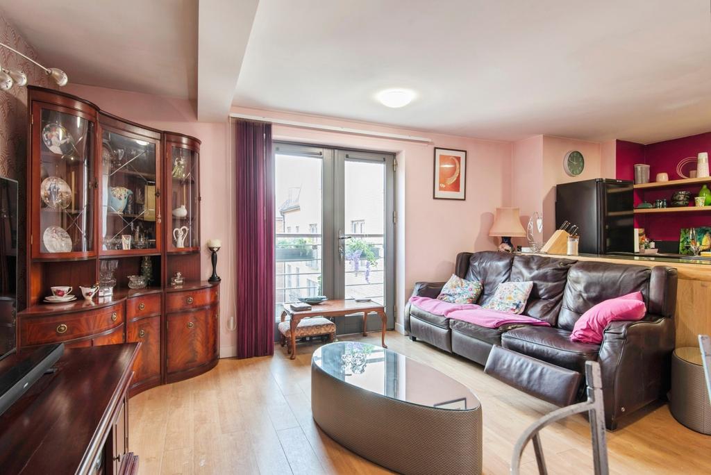 Lounge/Kitchen