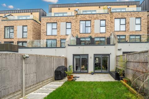 4 bedroom terraced house for sale, Noel Coward Avenue, Denham, UB9