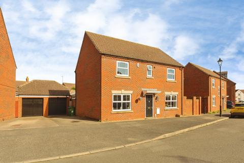4 bedroom detached house for sale, Arncott Way, Aylesbury