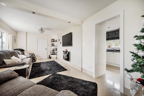 undefined, Middle Road, Denham, UB9