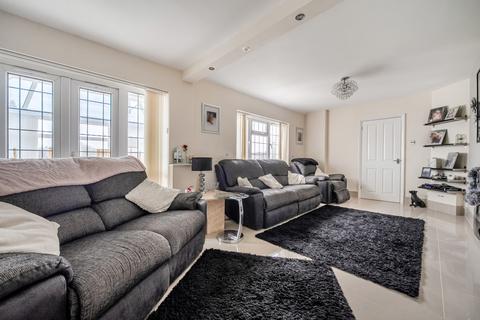 undefined, Middle Road, Denham, UB9