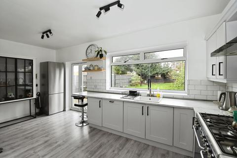3 bedroom end of terrace house for sale, St Peters Avenue, Lincoln, LN6