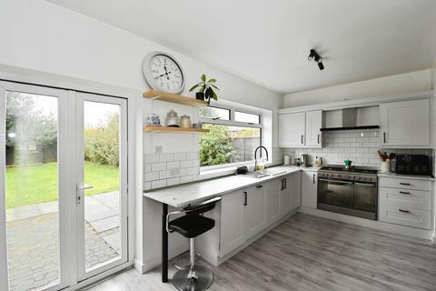 3 bedroom end of terrace house for sale, St Peters Avenue, Lincoln, LN6