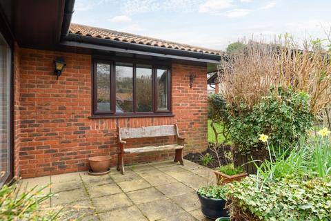 2 bedroom retirement property for sale, Oakmead Green, Epsom KT18