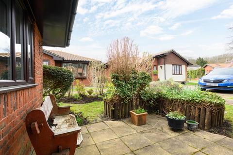 2 bedroom retirement property for sale, Oakmead Green, Epsom KT18
