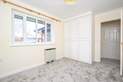 2 bedroom retirement property for sale, Oakmead Green, Epsom KT18