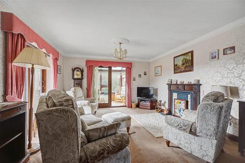 3 bedroom detached bungalow for sale, Paddocks View, Long Eaton