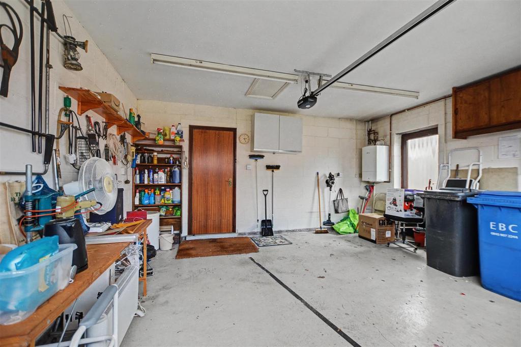 Garage 2.jpeg