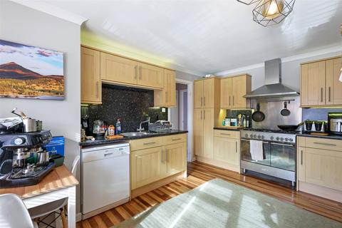 3 bedroom end of terrace house for sale, 88 Main Street, Methven, Perth, PH1