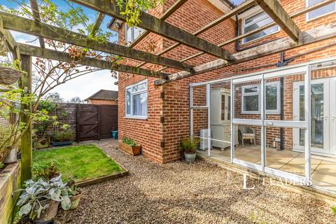 undefined, Minchin Close, Leatherhead, Surrey, KT22