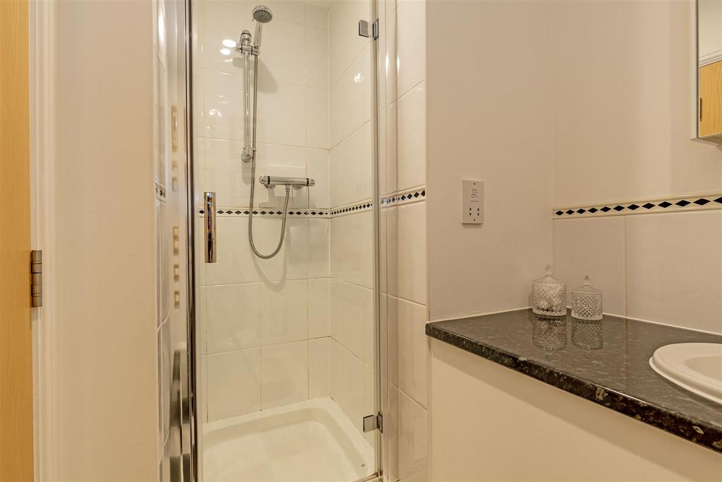 En Suite-2.jpg