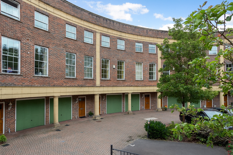 Bath Place, Winchester, SO22