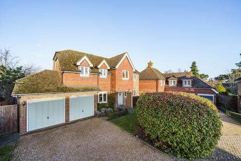 5 bedroom detached house to rent, Hotham Close Swanley BR8